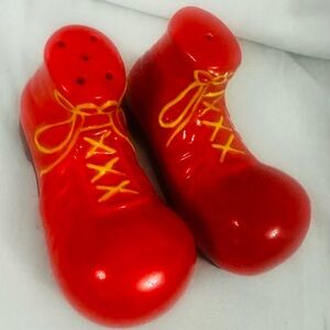 Vintage NOS RARE Ronald McDonald Red Clown Shoes Salt & Pepper Shakers Kitsch